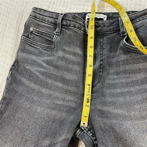 Zara Gray Cropped Flare Jeans High Rise Raw Hem Stretch Size 8 Distressed Womens - Picture 4 of 15